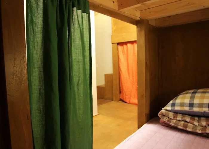 Urban Art Stay - Hostel